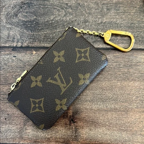 Louis Vuitton Monogram Key Pouch - Picture 13 of 14